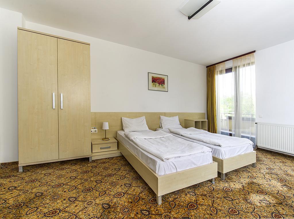 Aseltur Brasov Hotel ภายนอก รูปภาพ