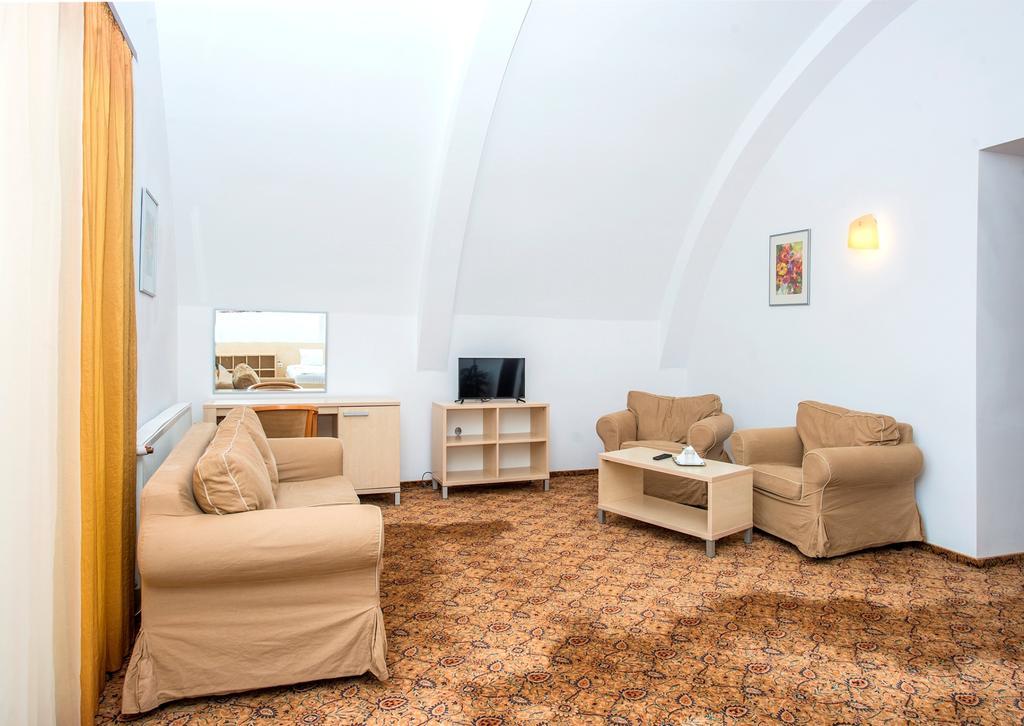 Aseltur Brasov Hotel ภายนอก รูปภาพ