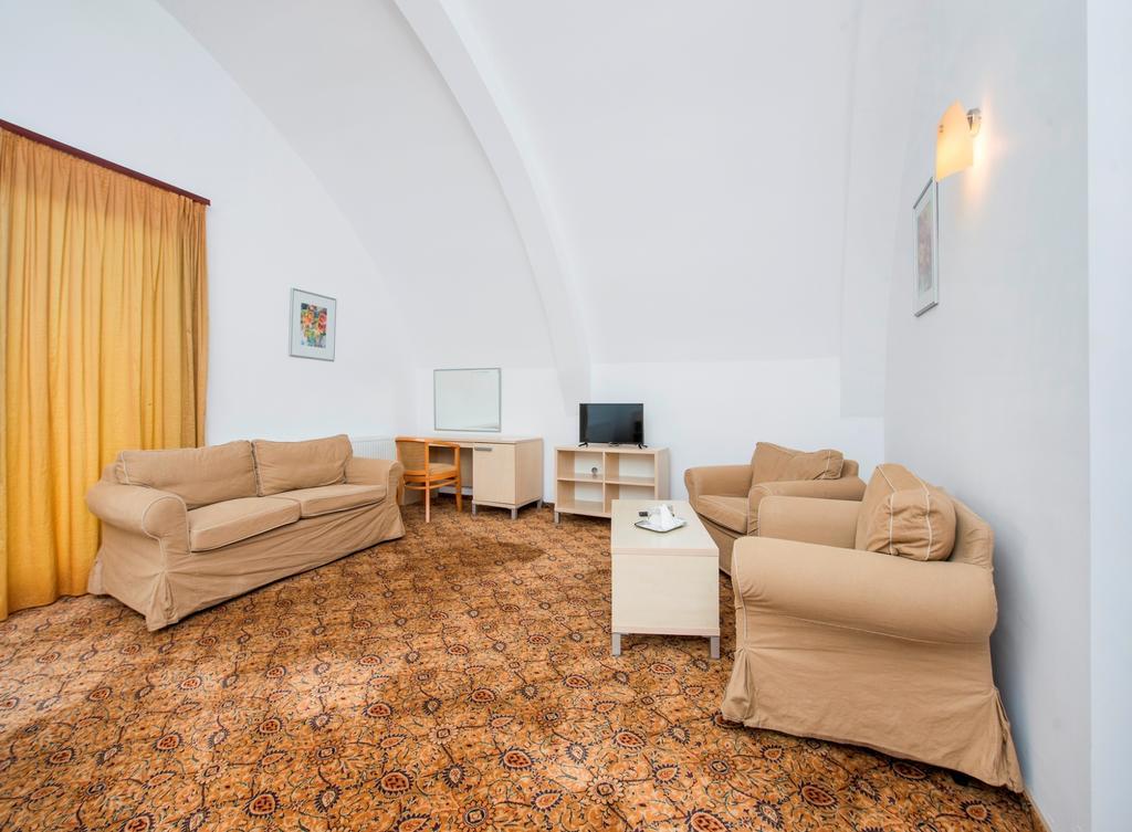 Aseltur Brasov Hotel ภายนอก รูปภาพ