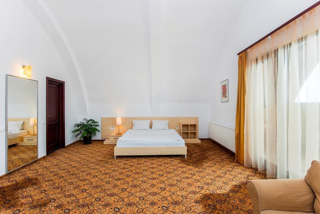 Aseltur Brasov Hotel ภายนอก รูปภาพ