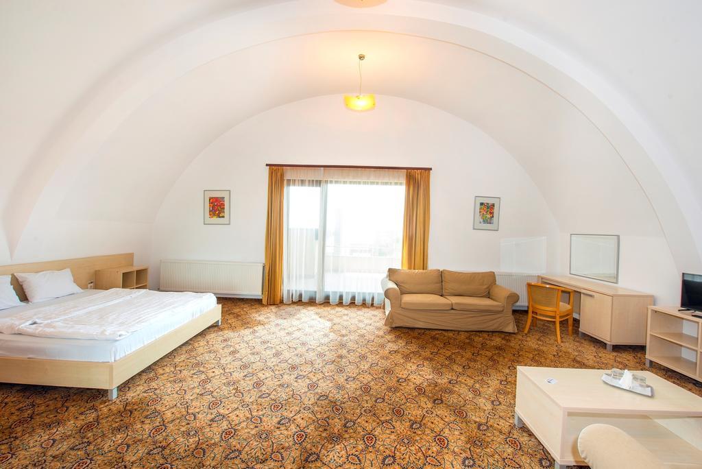 Aseltur Brasov Hotel ภายนอก รูปภาพ
