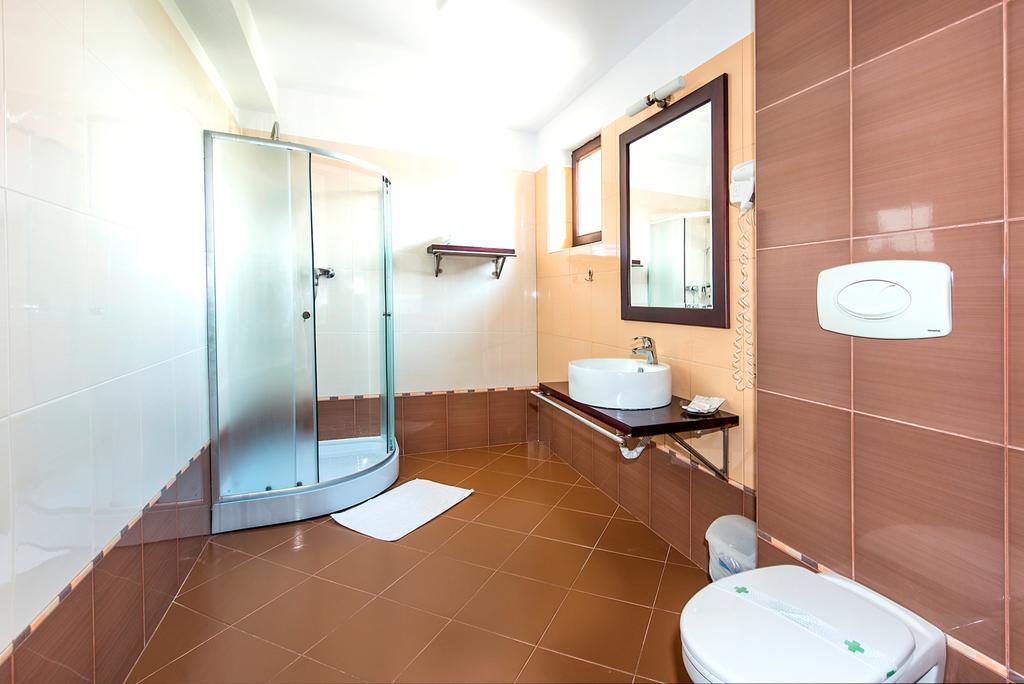 Aseltur Brasov Hotel ภายนอก รูปภาพ