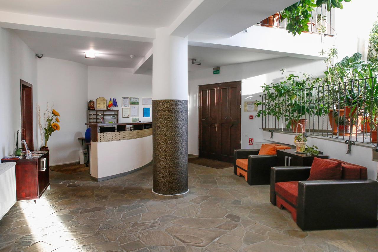 Aseltur Brasov Hotel ภายนอก รูปภาพ