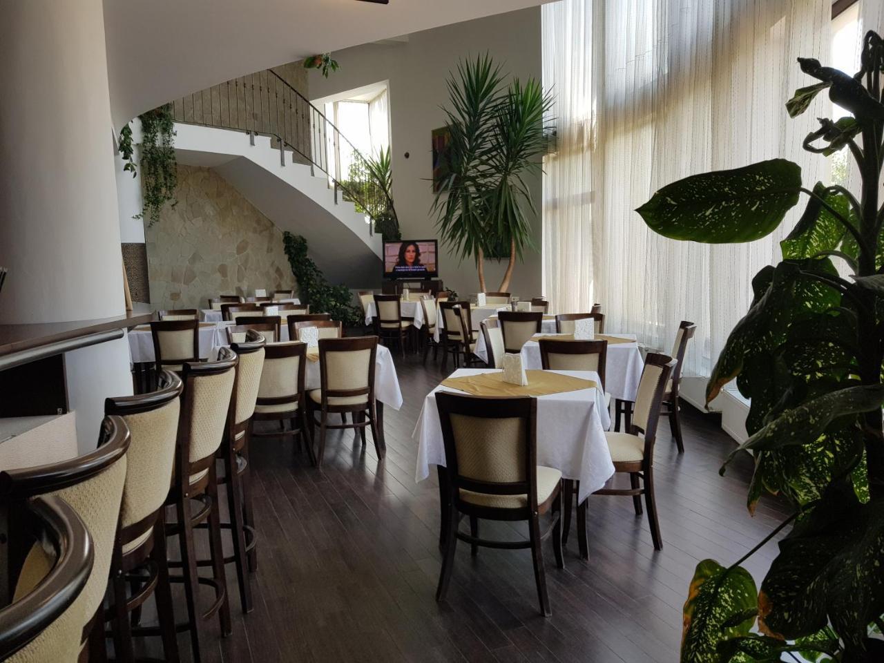 Aseltur Brasov Hotel ภายนอก รูปภาพ
