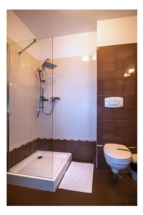 Aseltur Brasov Hotel ภายนอก รูปภาพ